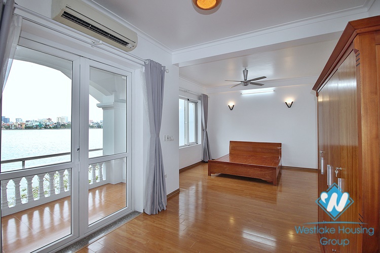 Lake view - House for rent in Tay Ho District